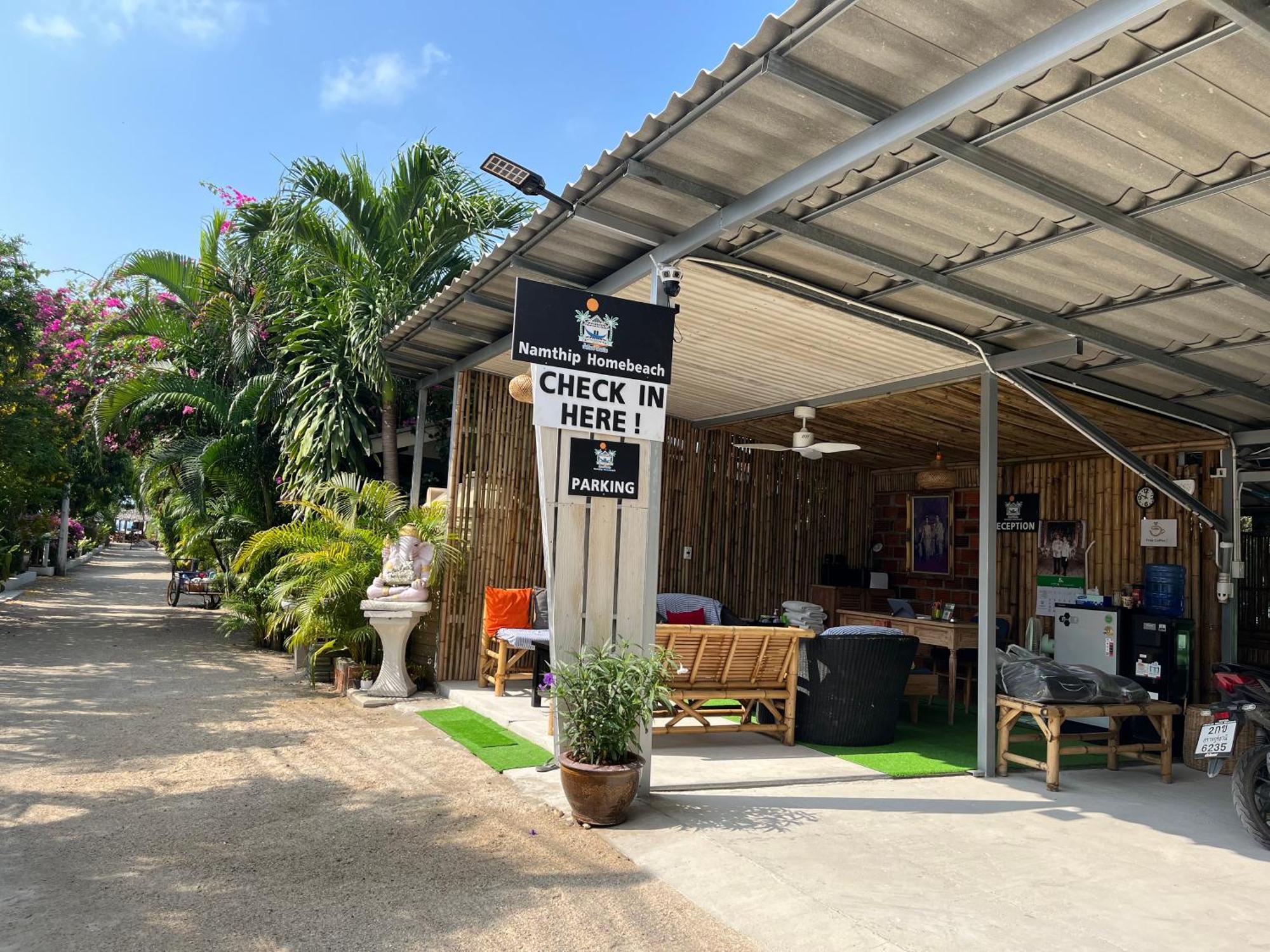 Namthip Homebeach Baan Tai Exterior photo